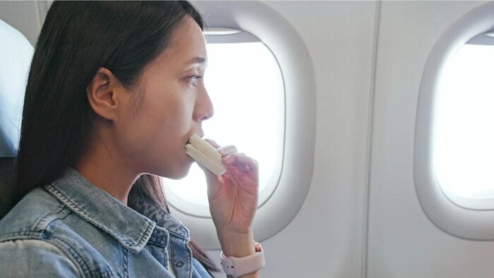 eating at wrong times travel gut issues airplane food